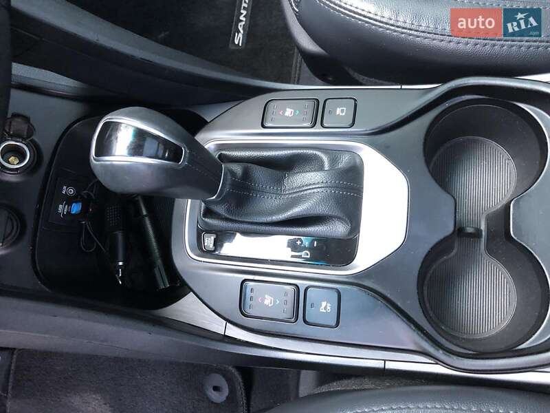 Позашляховик / Кросовер Hyundai Santa FE 2016 в Івано-Франківську