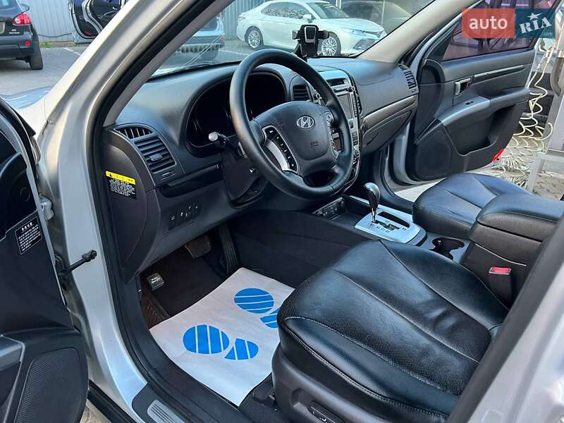 Позашляховик / Кросовер Hyundai Santa FE 2011 в Луцьку
