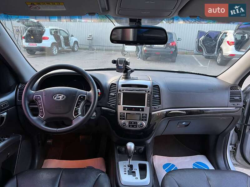 Позашляховик / Кросовер Hyundai Santa FE 2011 в Луцьку