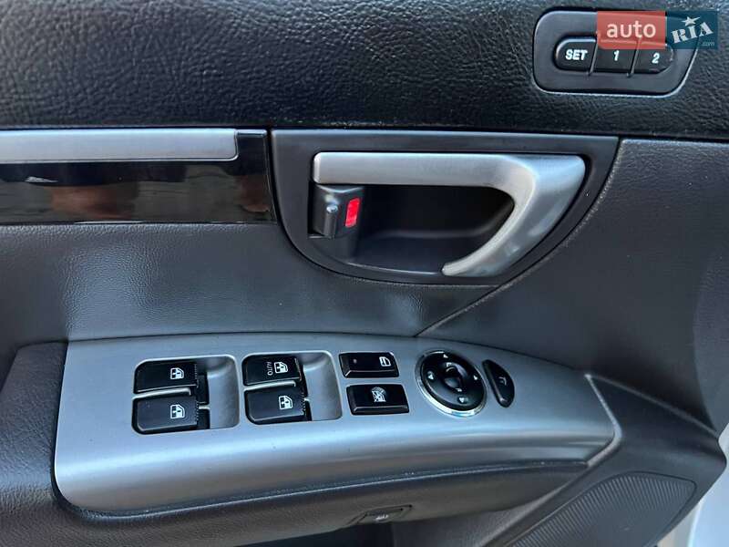 Позашляховик / Кросовер Hyundai Santa FE 2011 в Луцьку