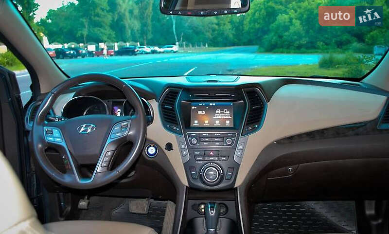 Позашляховик / Кросовер Hyundai Santa FE 2017 в Львові