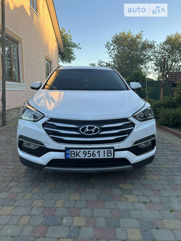 Внедорожник / Кроссовер Hyundai Santa FE 2017 в Дубно