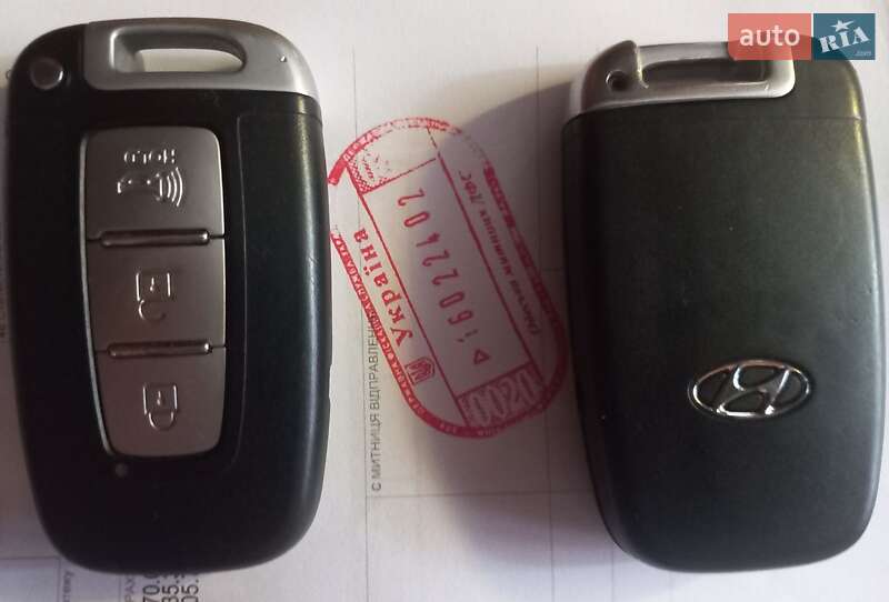 Позашляховик / Кросовер Hyundai Santa FE 2011 в Луцьку