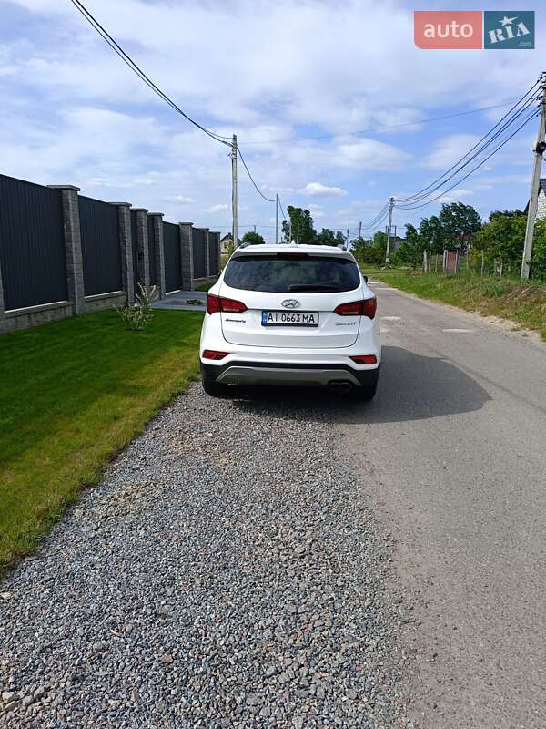 Внедорожник / Кроссовер Hyundai Santa FE 2016 в Киеве