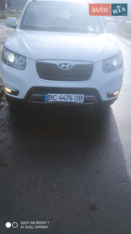 Внедорожник / Кроссовер Hyundai Santa FE 2012 в 