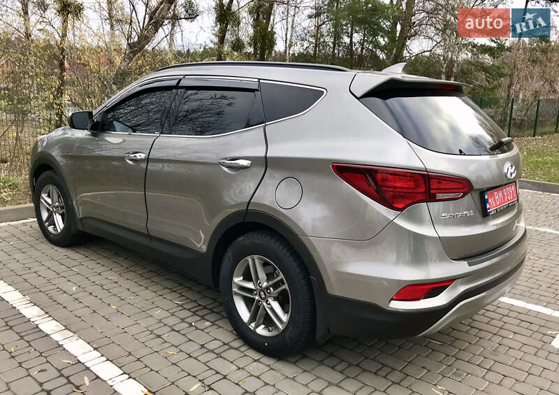 Внедорожник / Кроссовер Hyundai Santa FE 2016 в Вышгороде