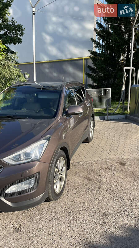 Позашляховик / Кросовер Hyundai Santa FE 2015 в Луцьку