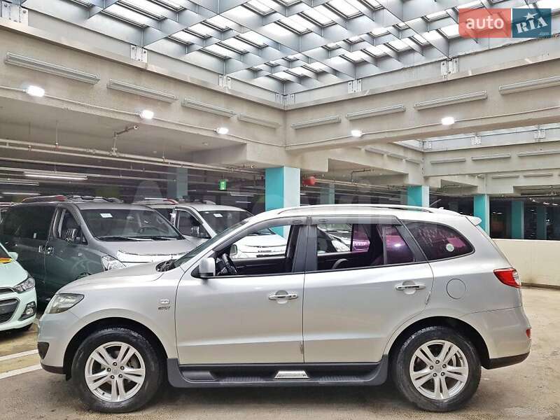Внедорожник / Кроссовер Hyundai Santa FE 2010 в Сумах