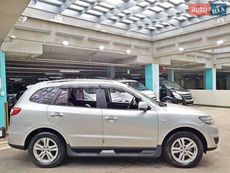 Внедорожник / Кроссовер Hyundai Santa FE 2010 в Сумах
