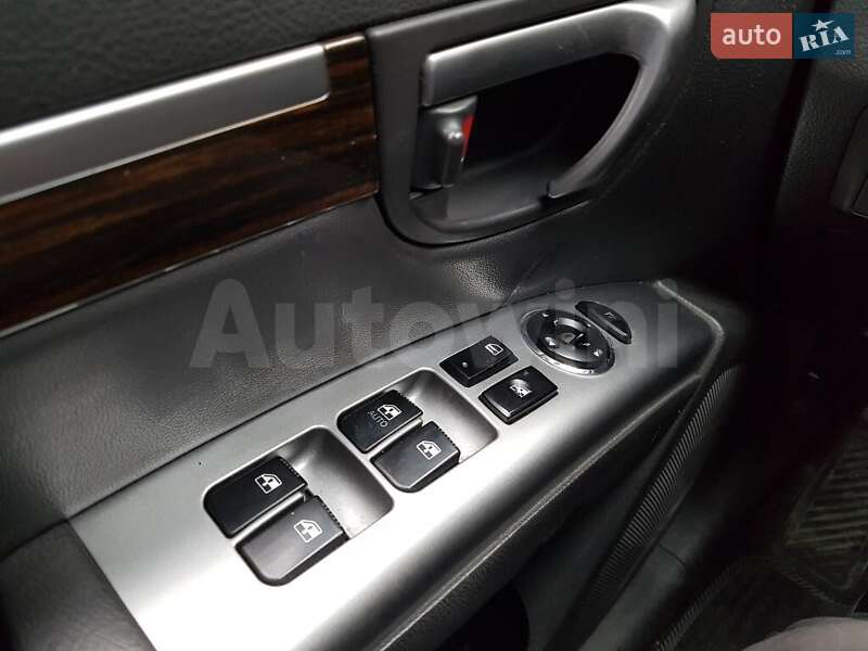 Внедорожник / Кроссовер Hyundai Santa FE 2010 в Сумах