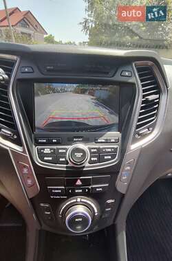Позашляховик / Кросовер Hyundai Santa FE 2014 в 