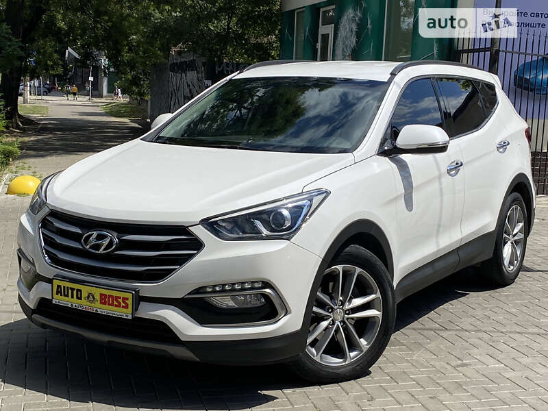 Внедорожник / Кроссовер Hyundai Santa FE 2016 в Николаеве