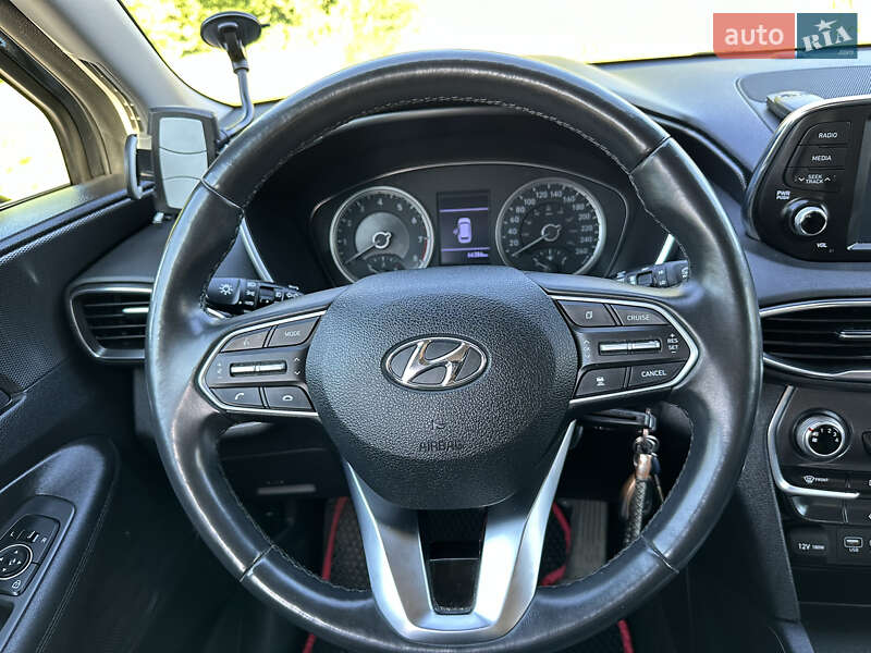 Внедорожник / Кроссовер Hyundai Santa FE 2019 в Ровно