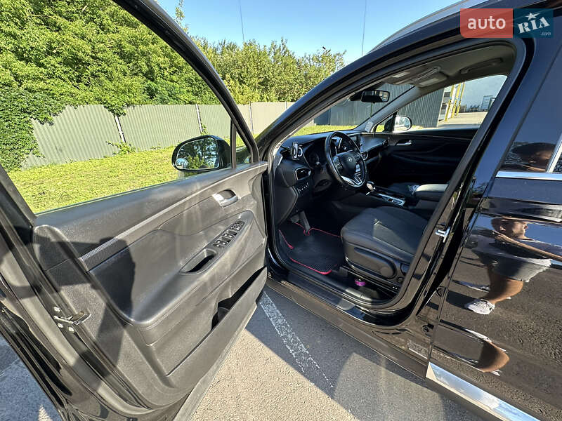 Внедорожник / Кроссовер Hyundai Santa FE 2019 в Ровно