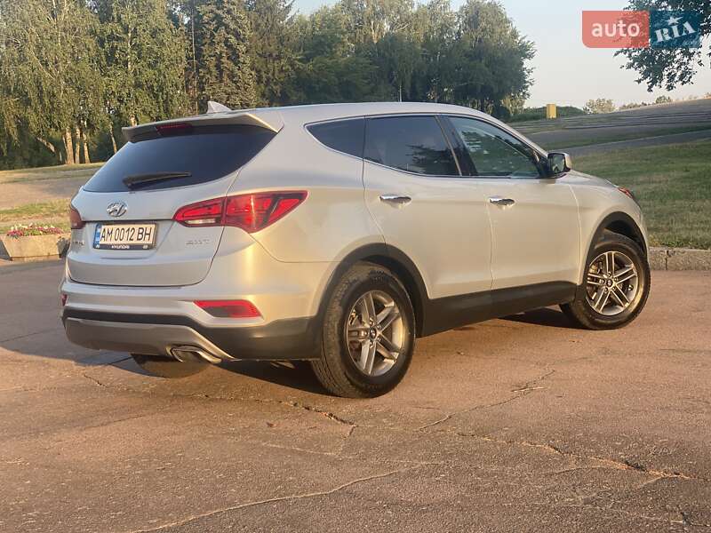 Позашляховик / Кросовер Hyundai Santa FE 2017 в Житомирі