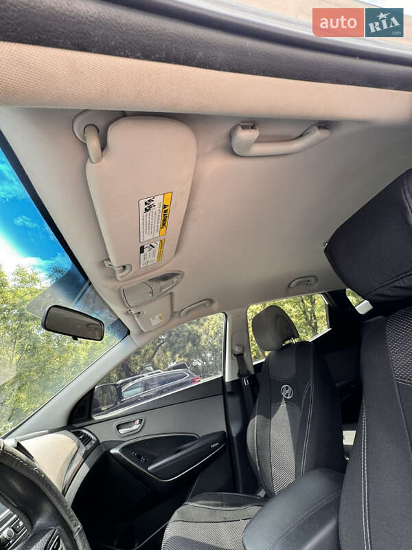 Внедорожник / Кроссовер Hyundai Santa FE 2016 в Измаиле