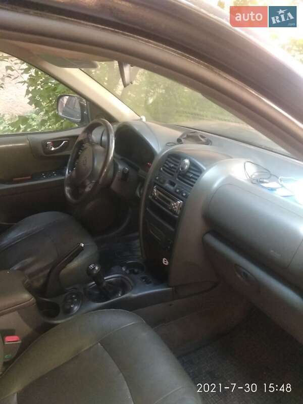 Внедорожник / Кроссовер Hyundai Santa FE 2003 в Виннице