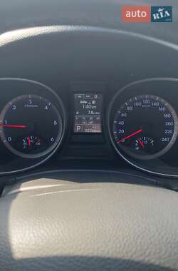 Позашляховик / Кросовер Hyundai Santa FE 2014 в 