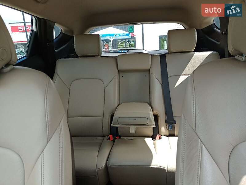 Внедорожник / Кроссовер Hyundai Santa FE 2016 в Луцке