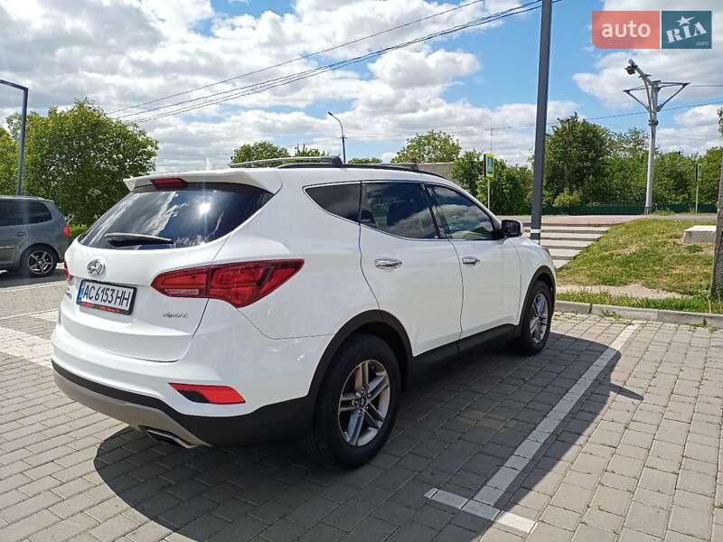 Внедорожник / Кроссовер Hyundai Santa FE 2016 в Луцке