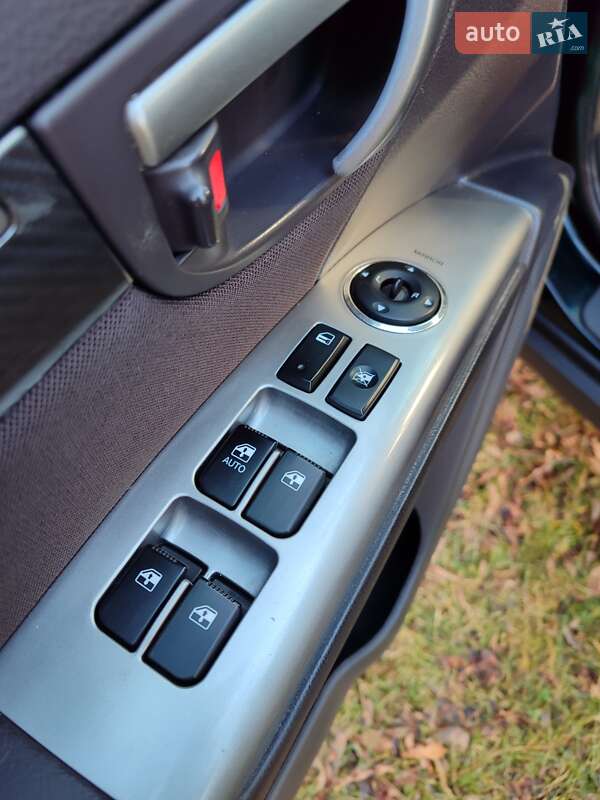 Позашляховик / Кросовер Hyundai Santa FE 2011 в Кельменцях