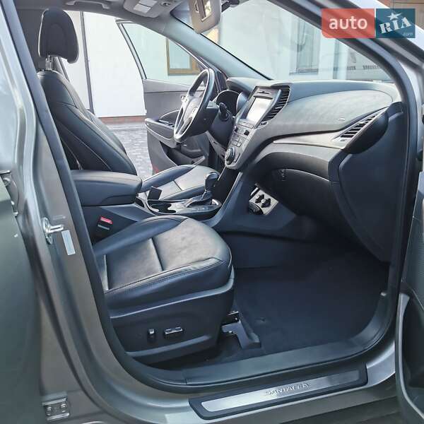 Внедорожник / Кроссовер Hyundai Santa FE 2017 в Киеве