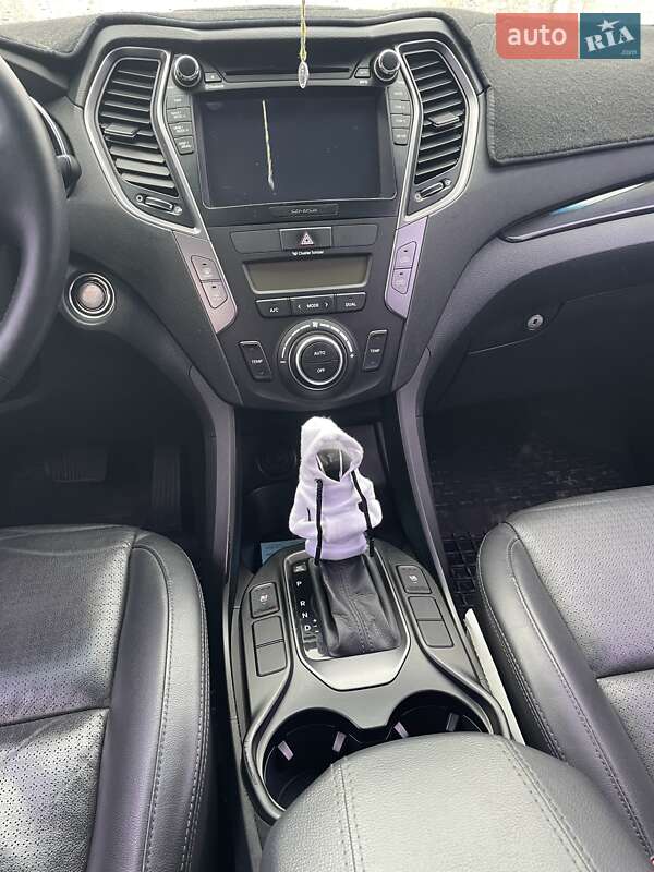 Внедорожник / Кроссовер Hyundai Santa FE 2014 в Новояворовске