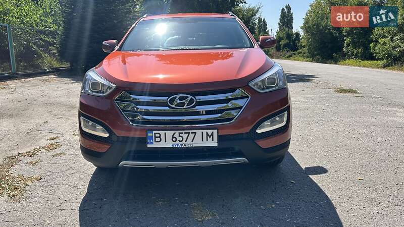 Внедорожник / Кроссовер Hyundai Santa FE 2014 в Хороле