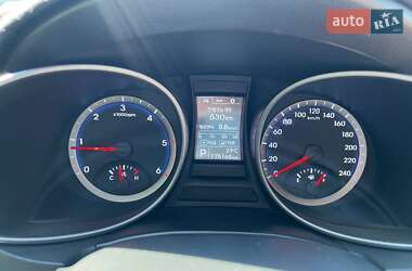 Внедорожник / Кроссовер Hyundai Santa FE 2013 в 