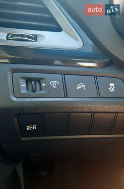 Внедорожник / Кроссовер Hyundai Santa FE 2013 в 