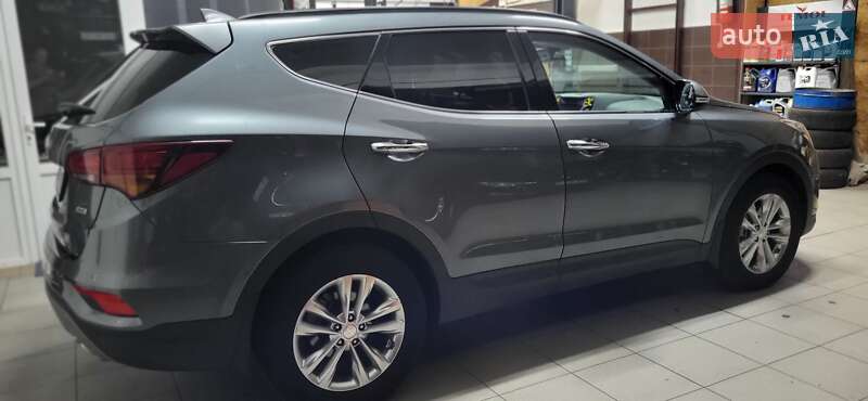 Позашляховик / Кросовер Hyundai Santa FE 2017 в Черкасах