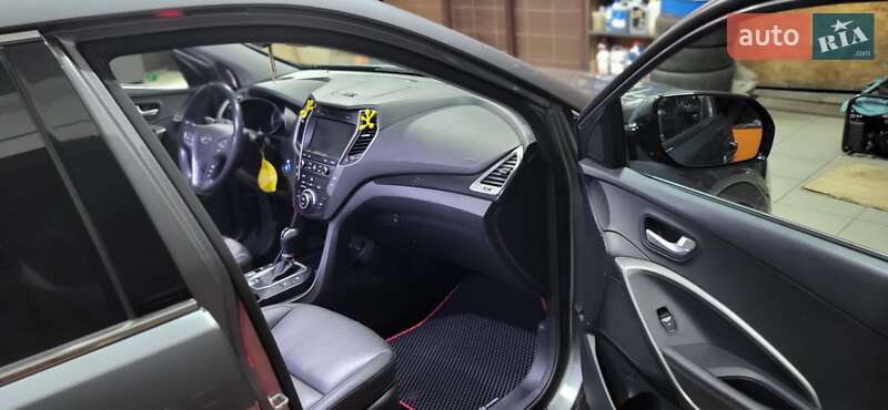 Позашляховик / Кросовер Hyundai Santa FE 2017 в Черкасах