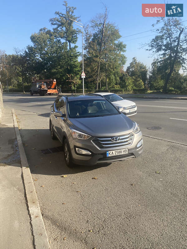 Позашляховик / Кросовер Hyundai Santa FE 2015 в Києві