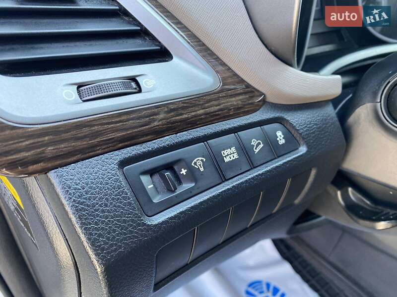 Внедорожник / Кроссовер Hyundai Santa FE 2017 в Мукачево