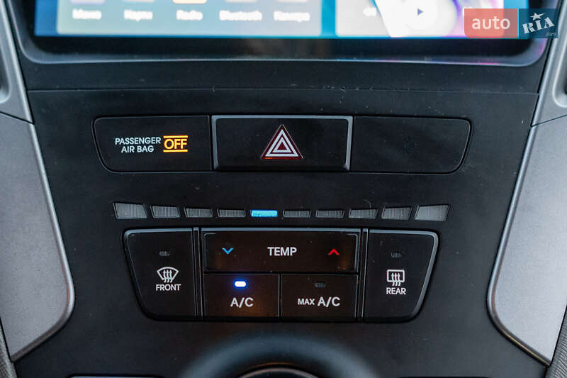 Позашляховик / Кросовер Hyundai Santa FE 2012 в Вінниці