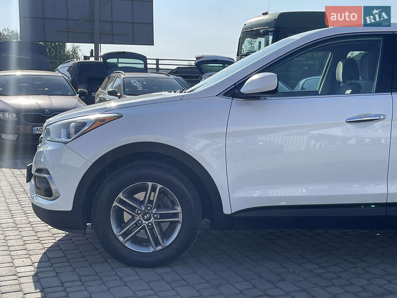 Внедорожник / Кроссовер Hyundai Santa FE 2017 в Мукачево