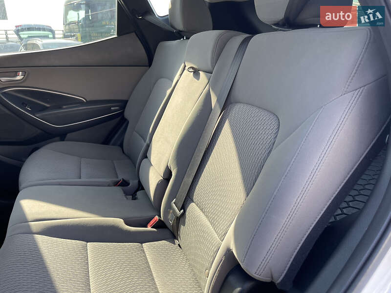 Внедорожник / Кроссовер Hyundai Santa FE 2017 в Мукачево