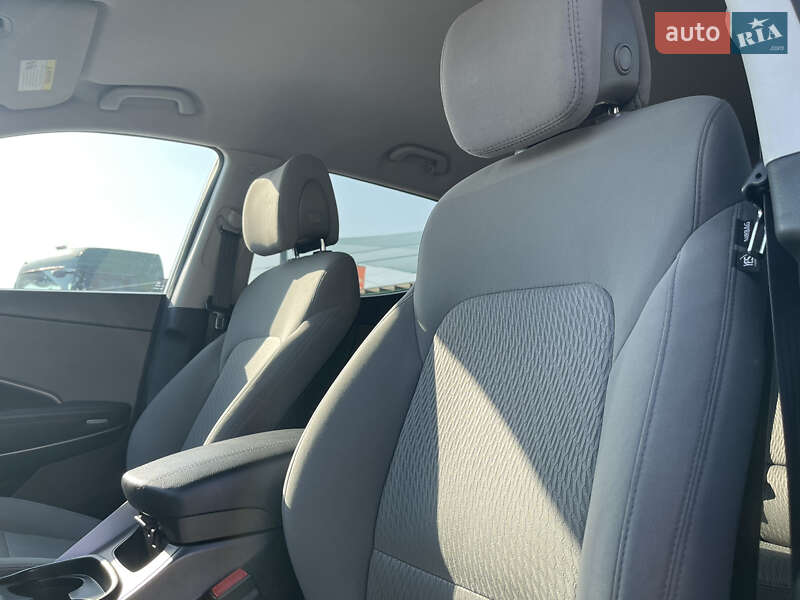 Внедорожник / Кроссовер Hyundai Santa FE 2017 в Мукачево