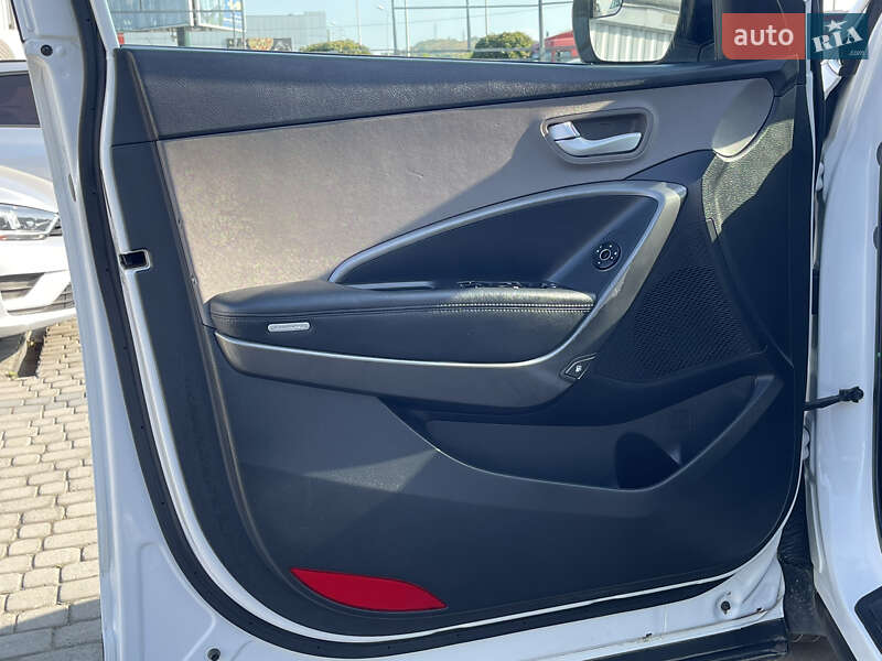 Внедорожник / Кроссовер Hyundai Santa FE 2017 в Мукачево