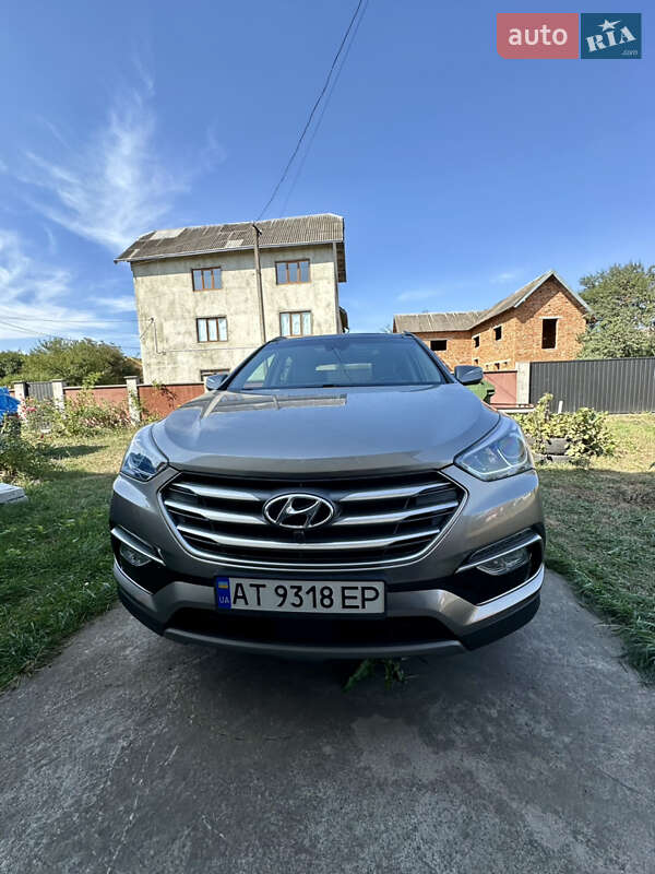 Позашляховик / Кросовер Hyundai Santa FE 2016 в Івано-Франківську