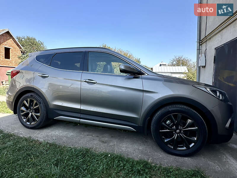 Позашляховик / Кросовер Hyundai Santa FE 2016 в Івано-Франківську