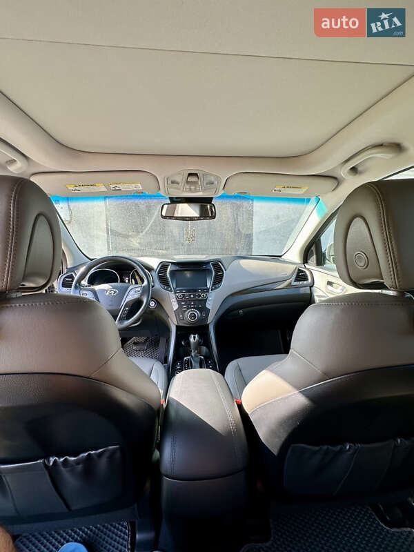 Позашляховик / Кросовер Hyundai Santa FE 2016 в Івано-Франківську