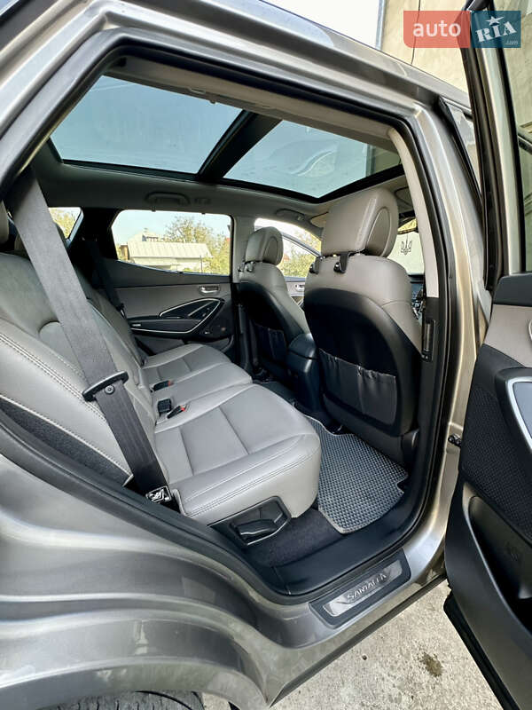 Позашляховик / Кросовер Hyundai Santa FE 2016 в Івано-Франківську