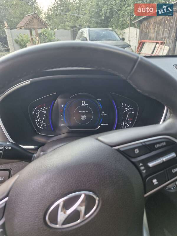 Позашляховик / Кросовер Hyundai Santa FE 2019 в Львові