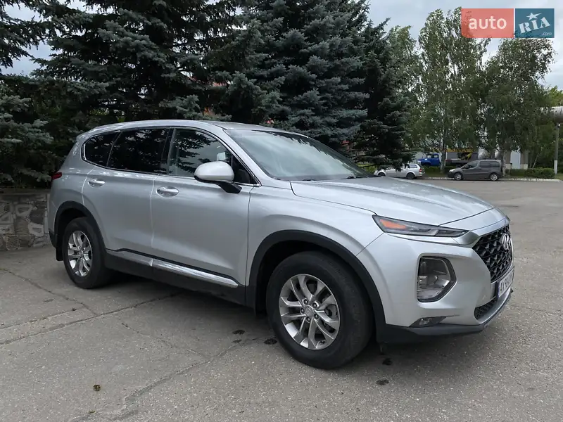 Позашляховик / Кросовер Hyundai Santa FE 2018 в 