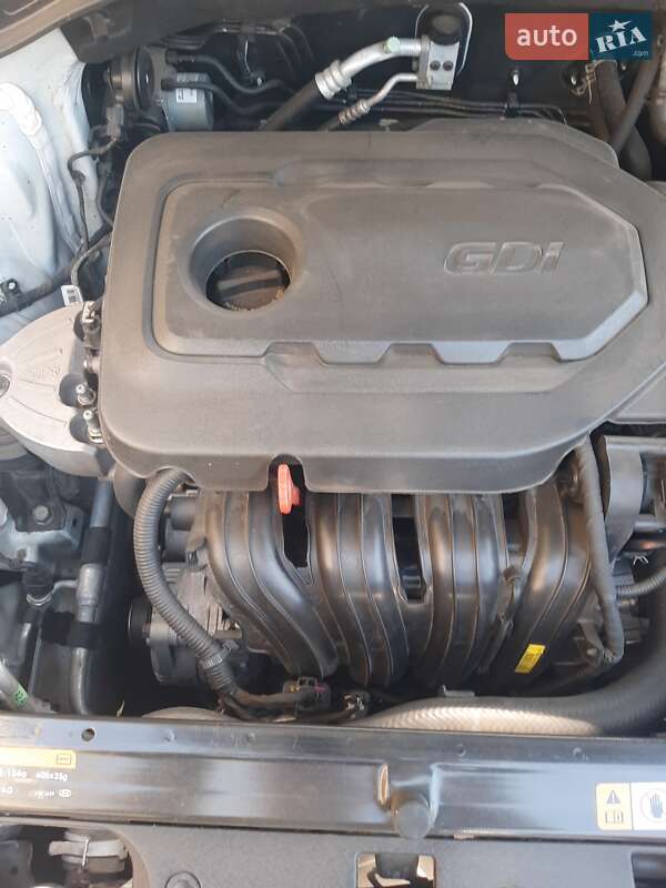 Позашляховик / Кросовер Hyundai Santa FE 2016 в Харкові