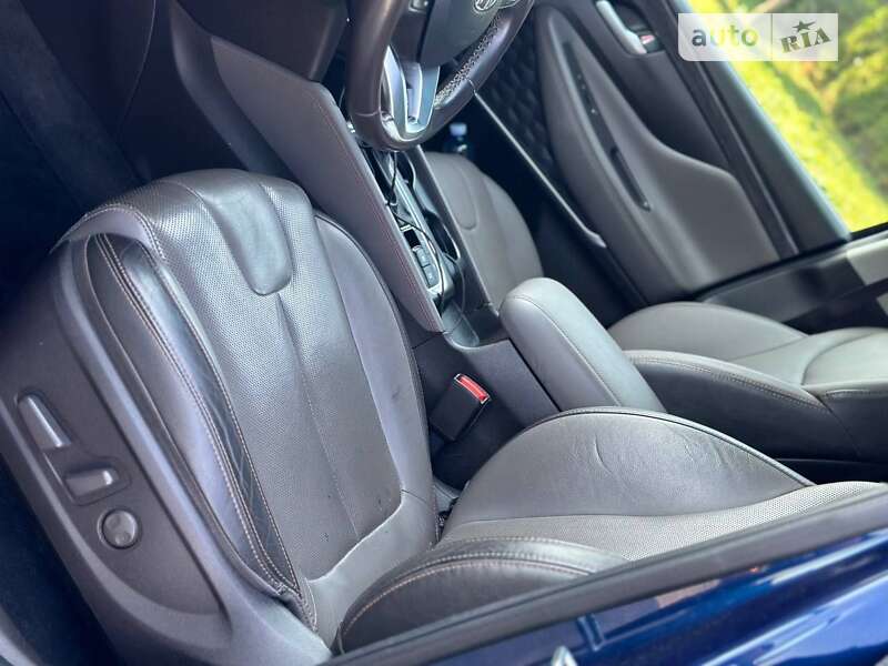 Внедорожник / Кроссовер Hyundai Santa FE 2020 в Тернополе