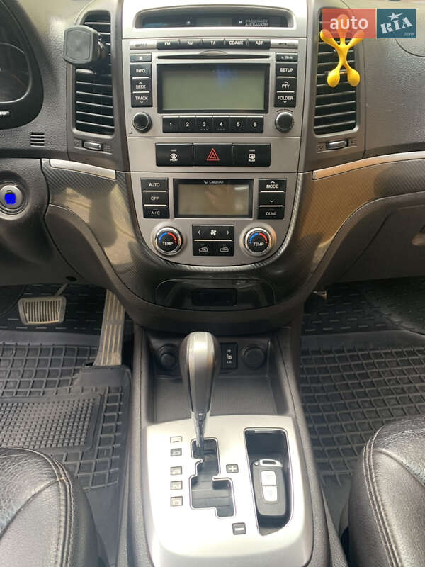 Позашляховик / Кросовер Hyundai Santa FE 2010 в Снятині