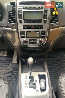Внедорожник / Кроссовер Hyundai Santa FE 2010 в 