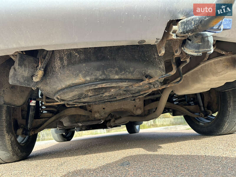 Внедорожник / Кроссовер Hyundai Santa FE 2005 в Лугинах фото 12 Внедорожник / Кроссовер Hyundai Santa FE 2005 в Лугинах